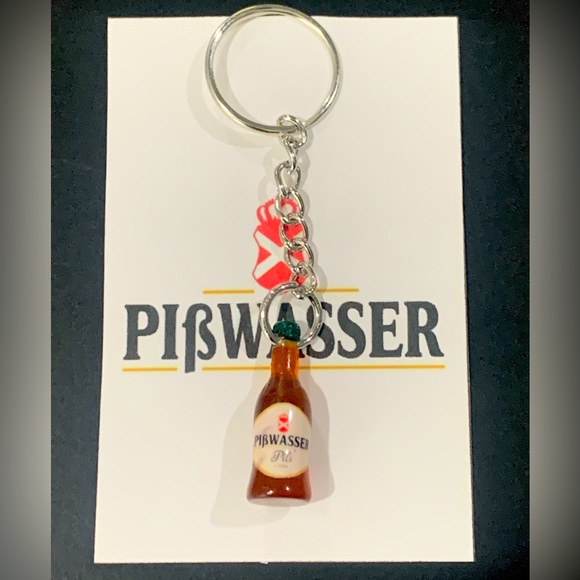 GTA Pibwasser Pilsner Video Game Keychain - Picture 1 of 2